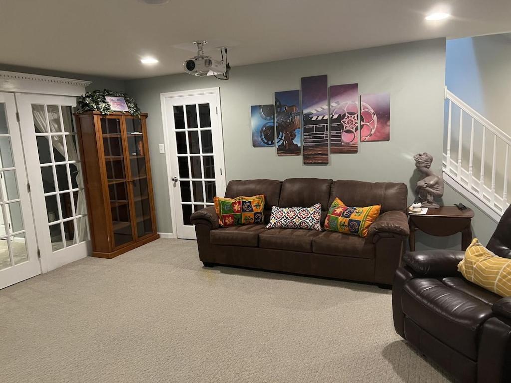Location! House With Home Office, Gym, More-Cherry Hill Exterior photo